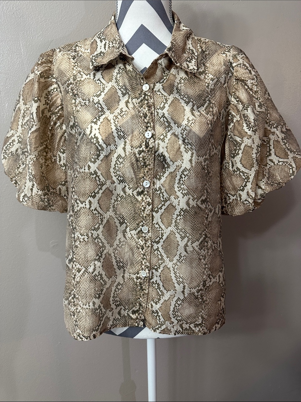 Bailey 44 Large Puff Sleeve Blouse Snake Print Like New